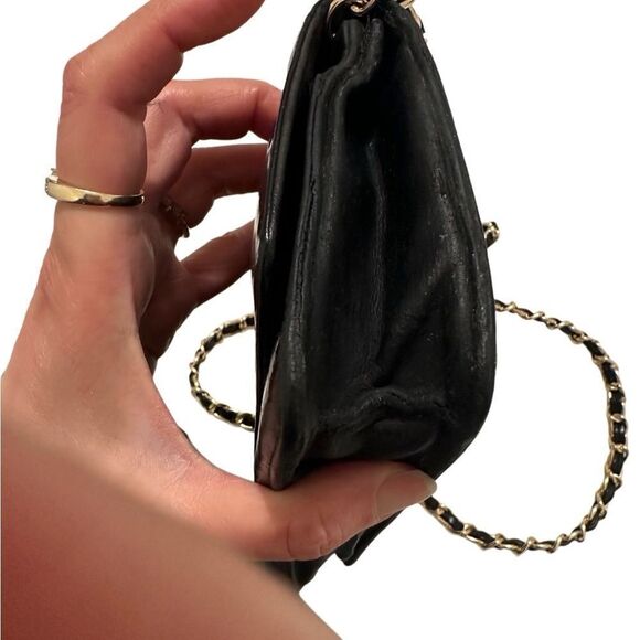 Chanel patent leather clutch with an added chain - Picture 8 of 15